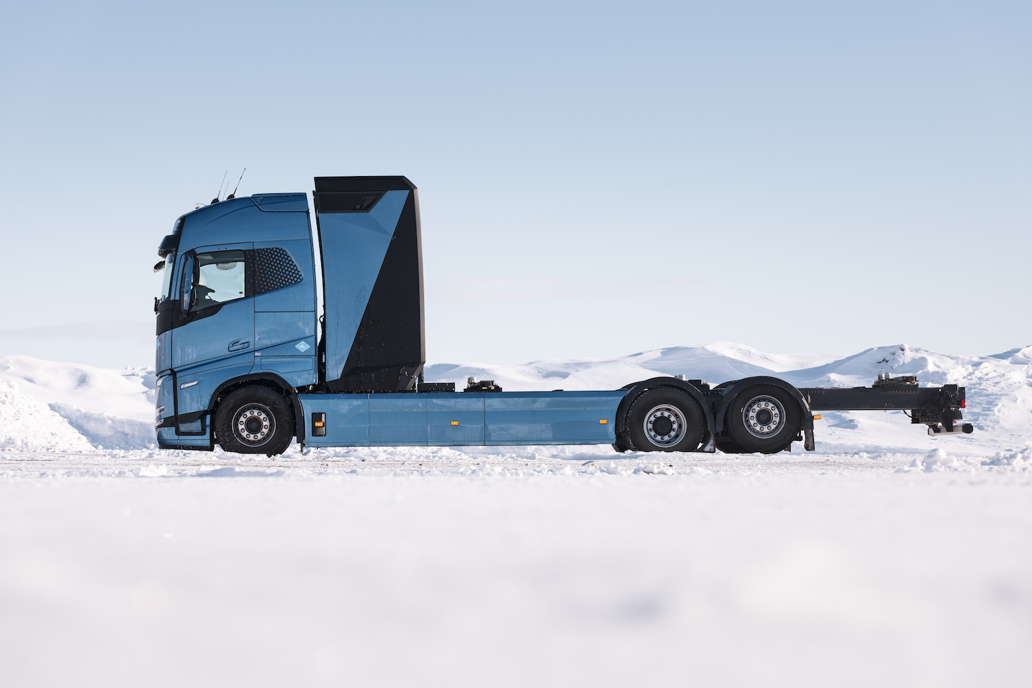 Volvo Testar Lastbil Med Br Nsleceller I Sn Och Kyla Elbilen