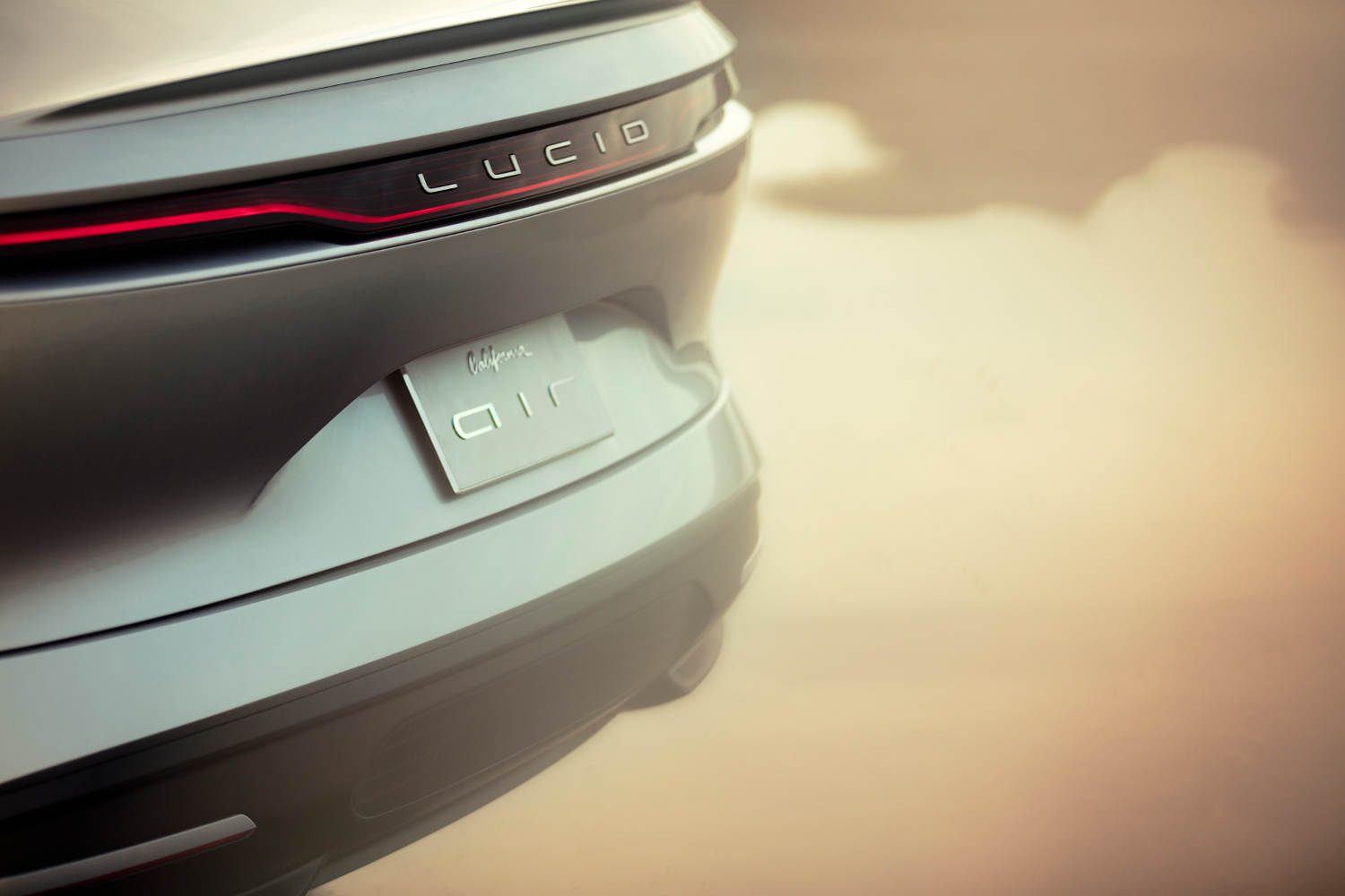 Inte bara bilar för rika – Lucid teasar billigare modell – Elbilen