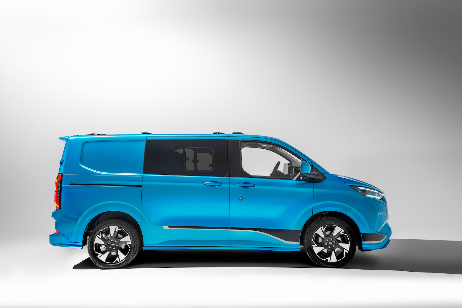 Klart – svenska priser för Ford E-Transit Custom – Elbilen