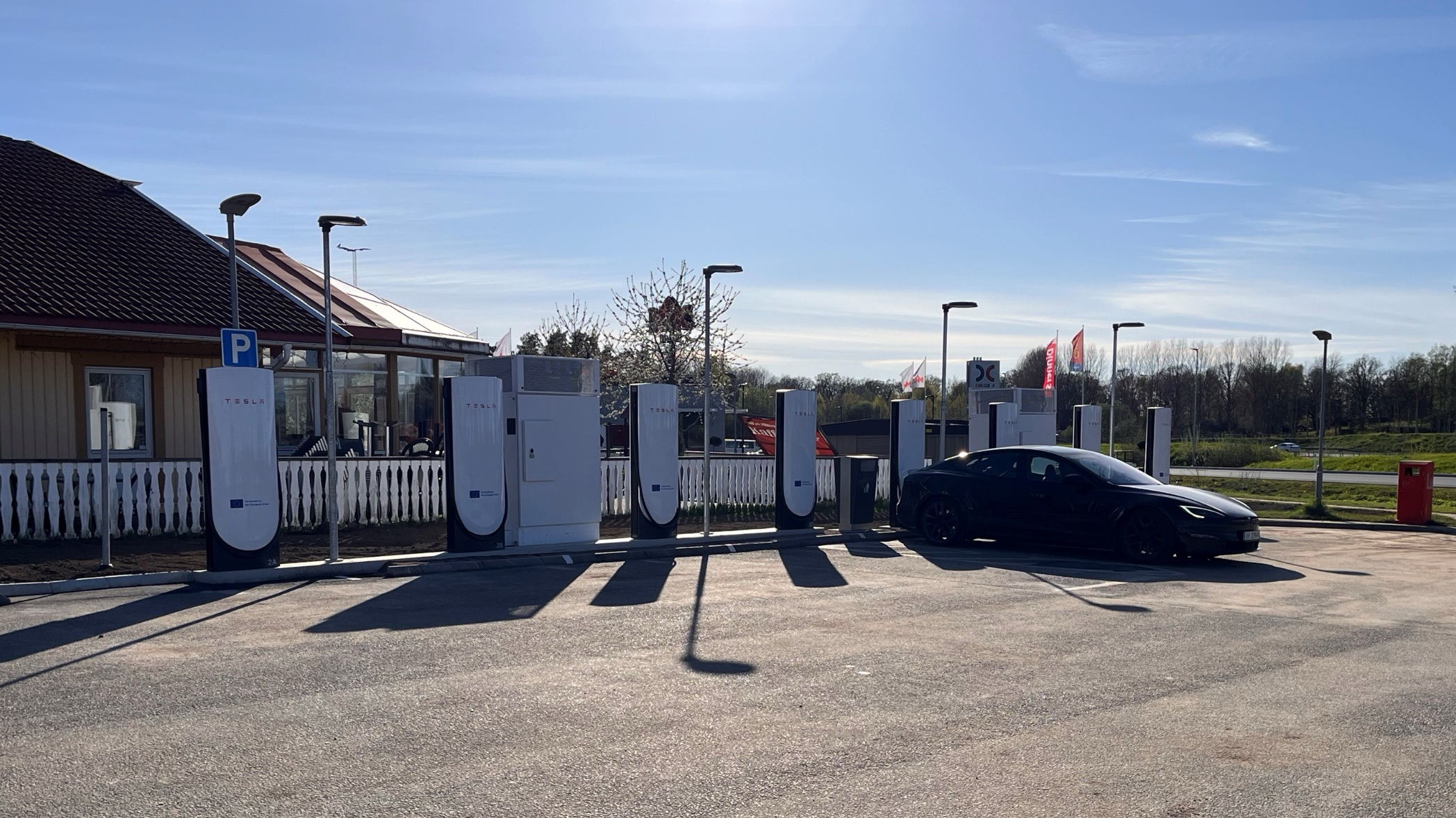 Trots strejk – Supercharger i Ödeshög är tillbaka