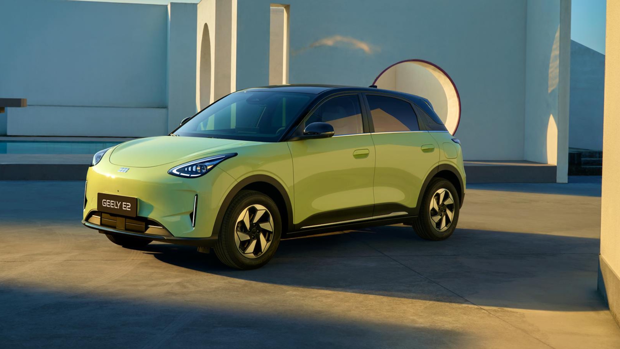 Från 220 000 kronor – Geely tar storsäljande elbil till Europa