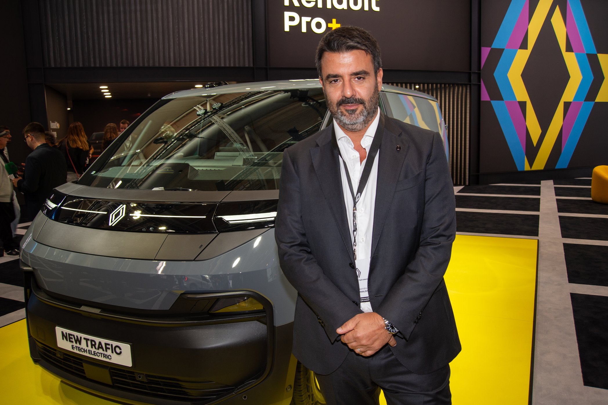Alessandro_De-Rinaldis är produktchef för nya Trafic Van E-Tech hos Renault. 