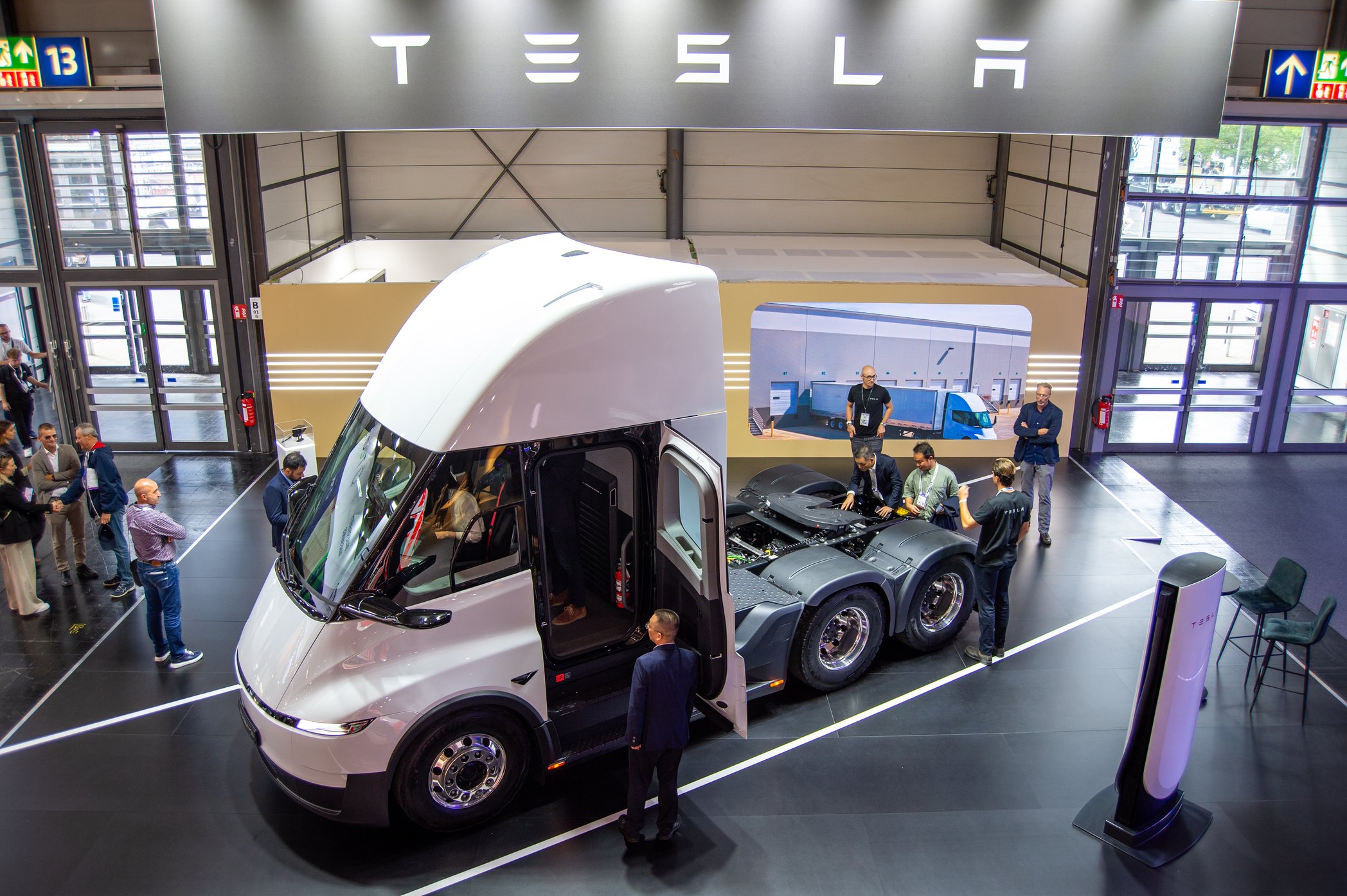 Därför kommer endast Tesla Semi Standard Range till Europa